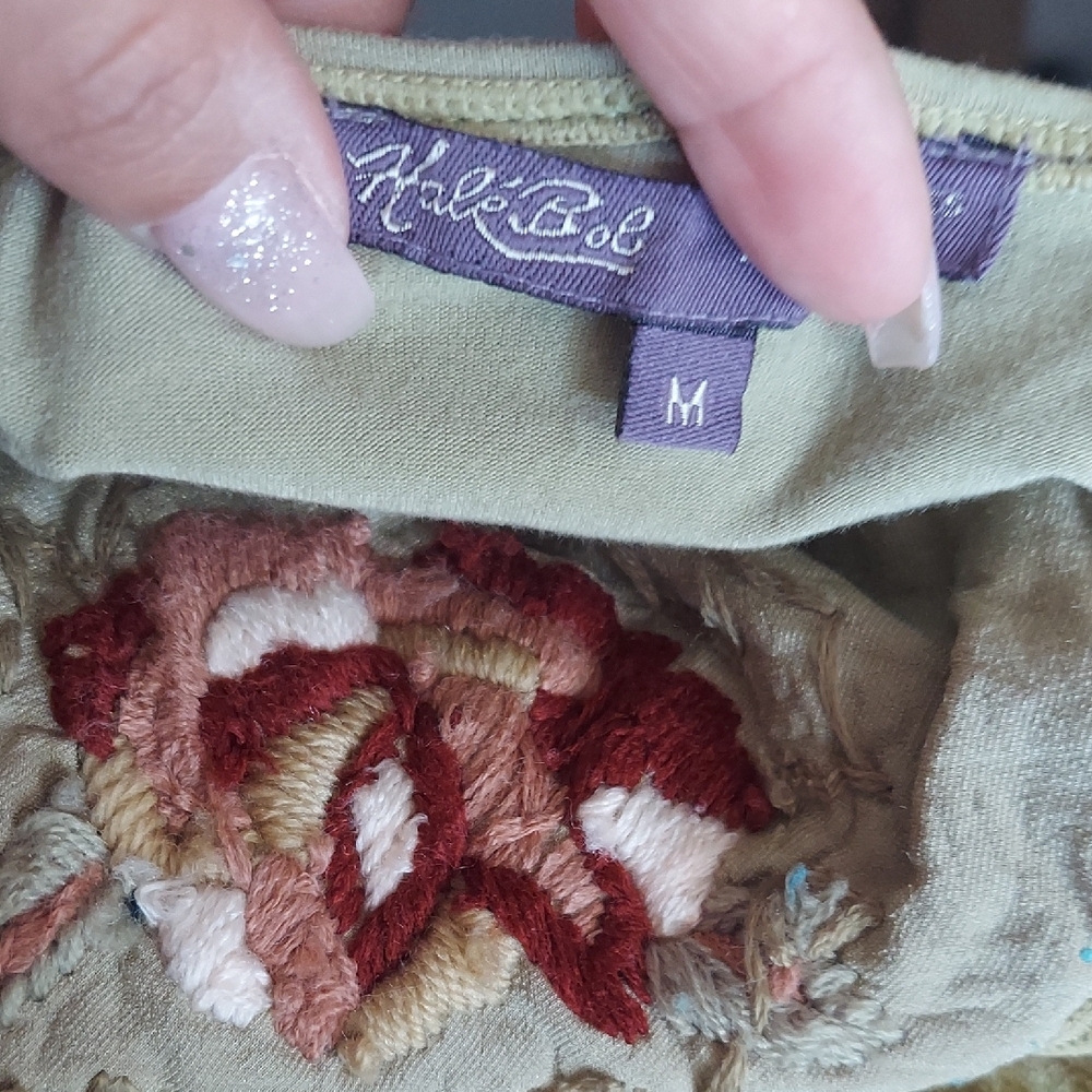 Embroidered Velvet Tank Top - Picture 6 of 10